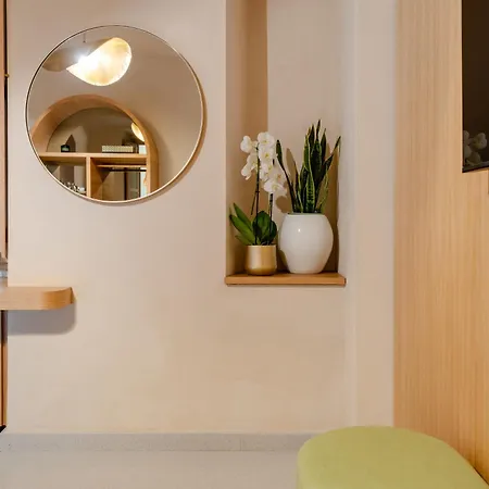 Апартаменты Designer Monti - Walk To Colosseum Suli2 *