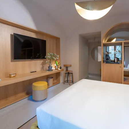 Апартаменты Designer Monti - Walk To Colosseum Suli2